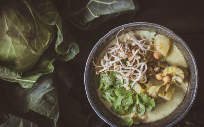 Zupa curry z sezonowych warzyw